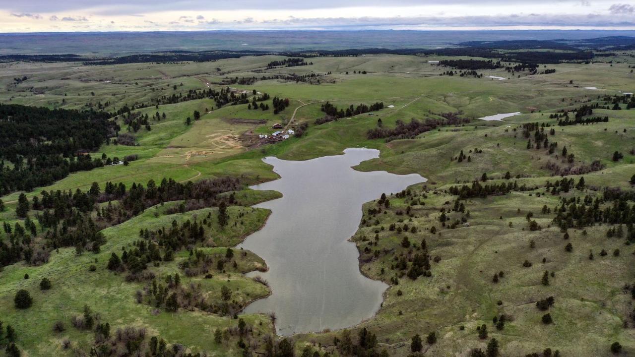 Lake Guest Ranch Villa Devils Tower Екстериор снимка