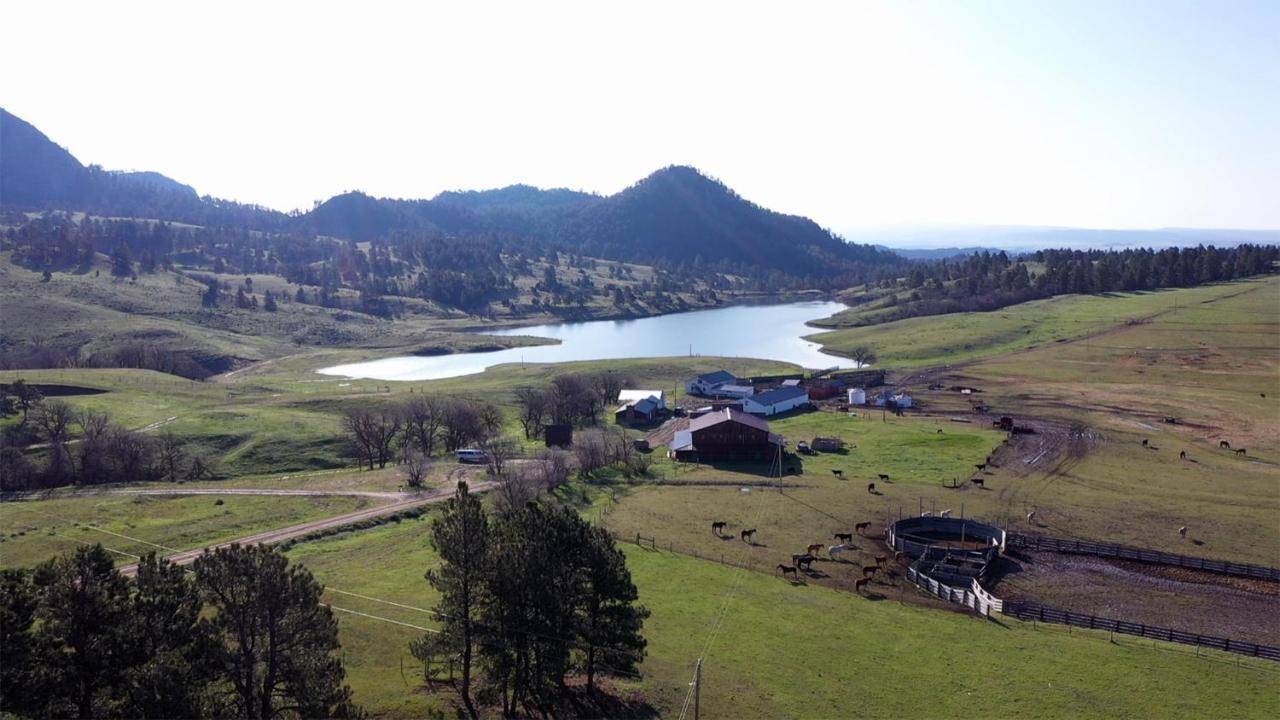 Lake Guest Ranch Villa Devils Tower Екстериор снимка