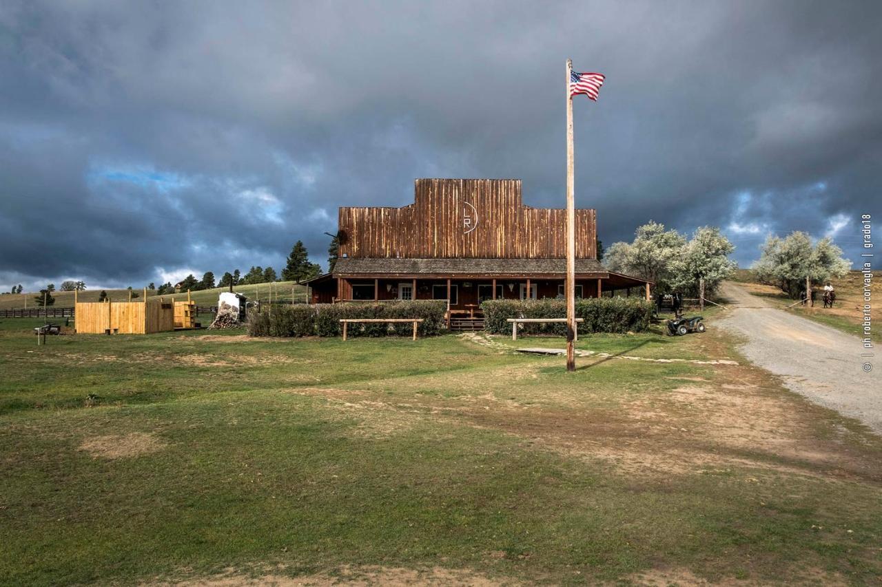Lake Guest Ranch Villa Devils Tower Екстериор снимка