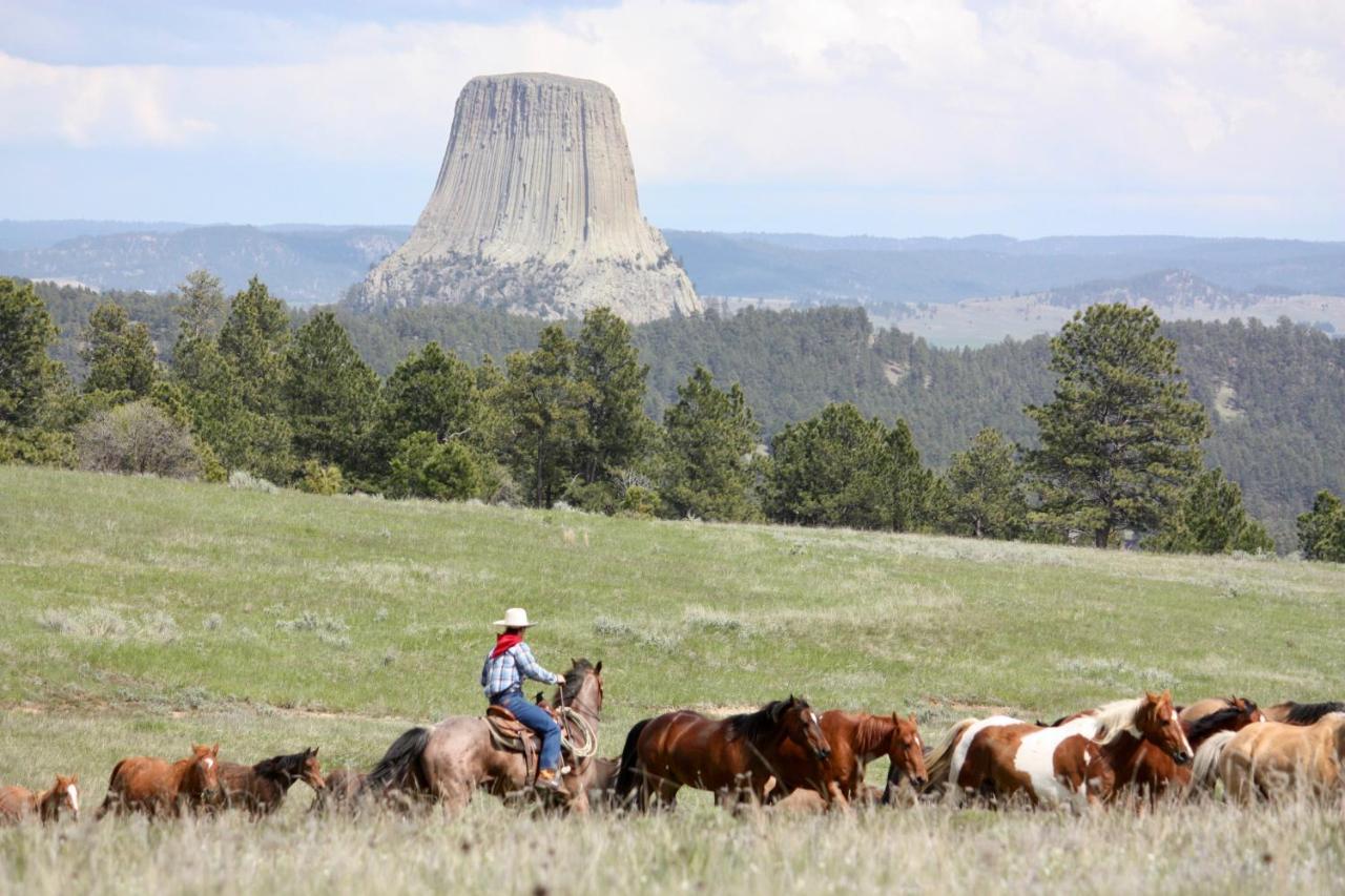 Lake Guest Ranch Villa Devils Tower Екстериор снимка